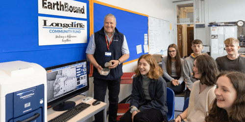 Electron Microscope brings pupils closer to insects and microorganisms
